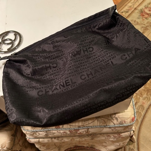 Chanel Coco Grand Cabas Black Vinyl Tote Bag size XL - Picture 4 of 16